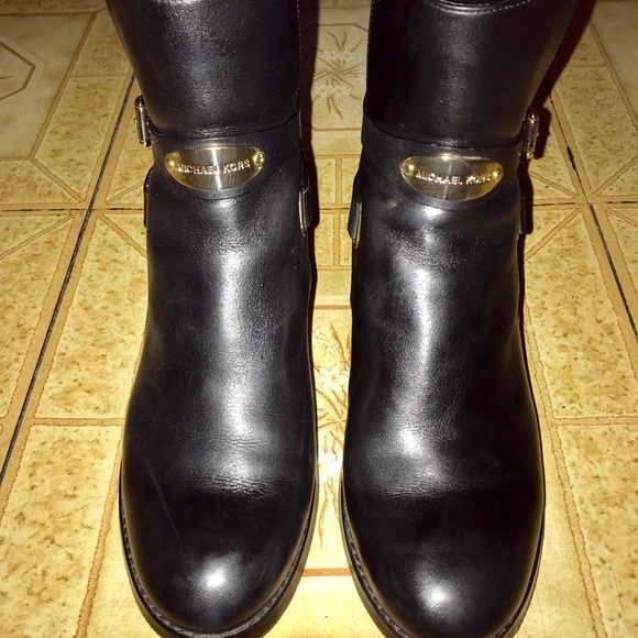 🖤 Michael Kors Arley Leather Ankle Boot 🖤 - Picture 2 of 8